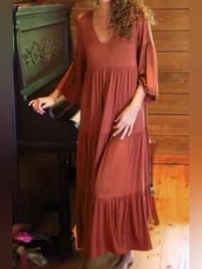 NATURAL LIFE Charlotte V-Neck Tiered Maxi Dress in Espresso